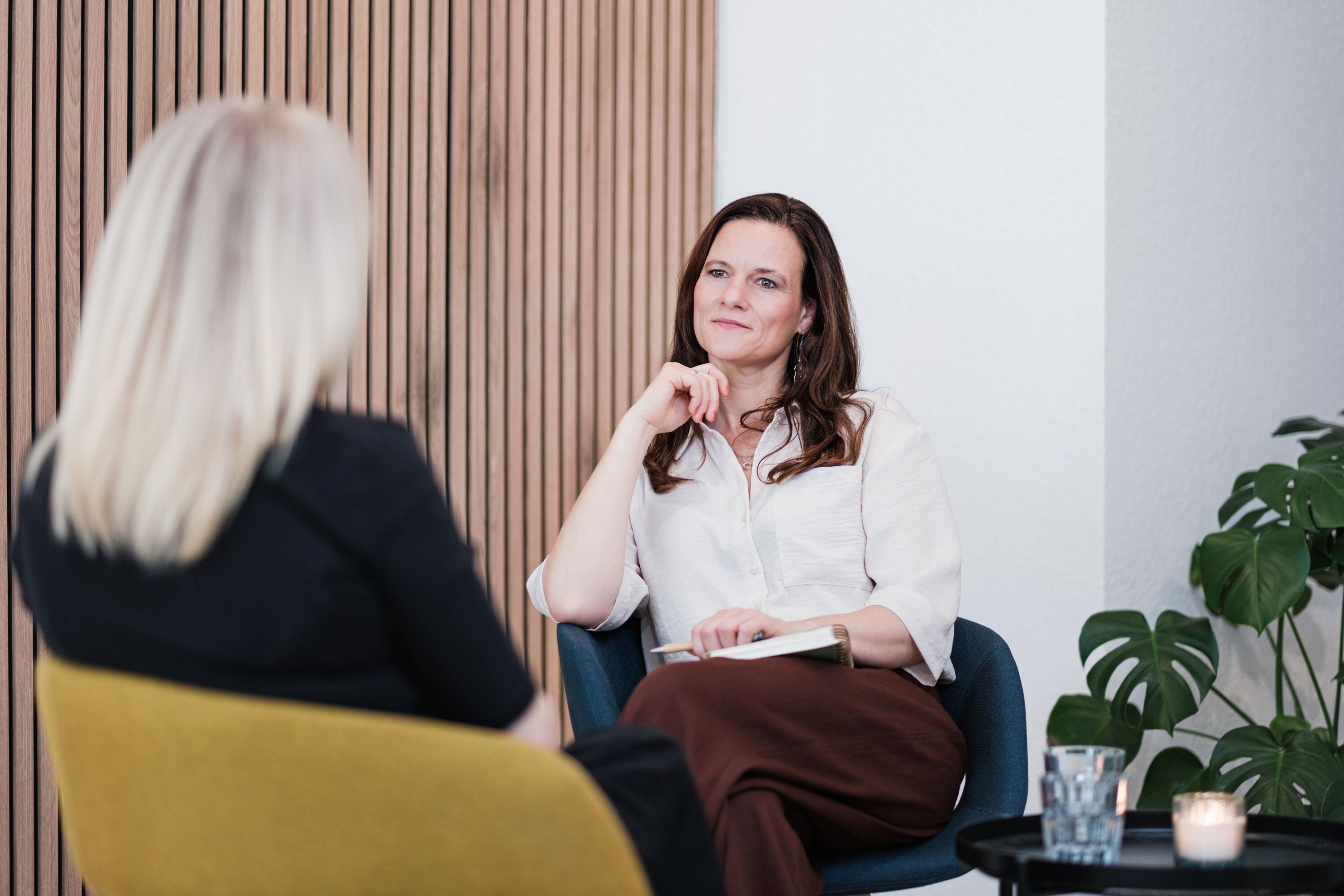 Vertrauliches Beratungsgespräch mit Ariane Grebenstein